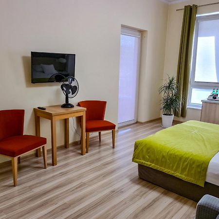 Antoninska Hotel & Apartamenty Leszno  Ngoại thất bức ảnh