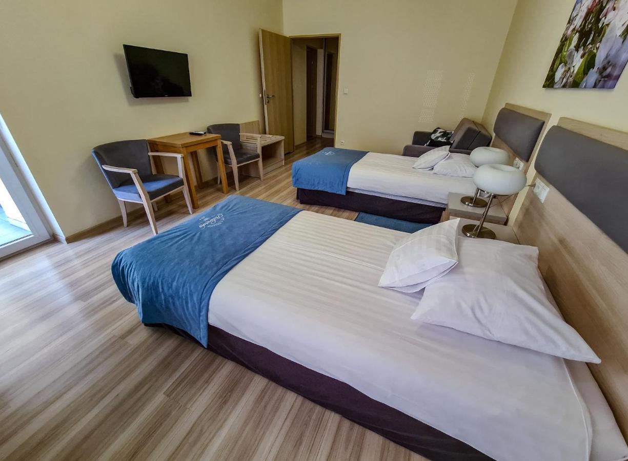 Antoninska Hotel & Apartamenty Leszno  Ngoại thất bức ảnh