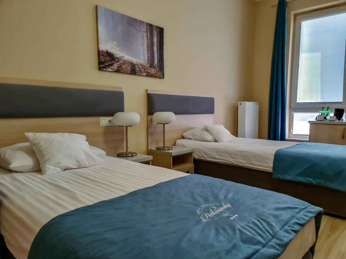 Antoninska Hotel & Apartamenty Leszno  Ngoại thất bức ảnh