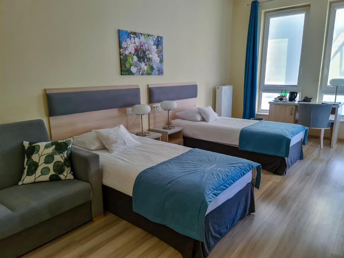 Antoninska Hotel & Apartamenty Leszno  Ngoại thất bức ảnh