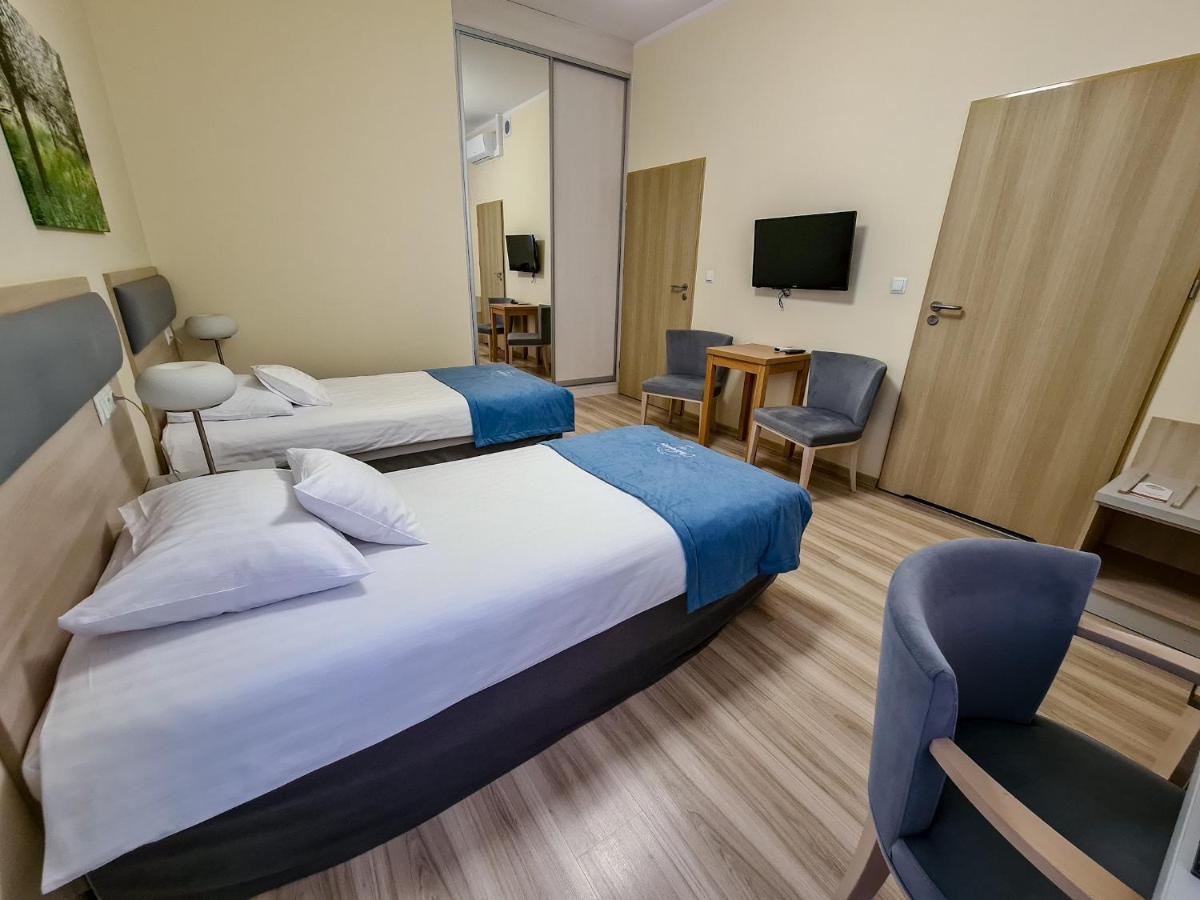 Antoninska Hotel & Apartamenty Leszno  Ngoại thất bức ảnh