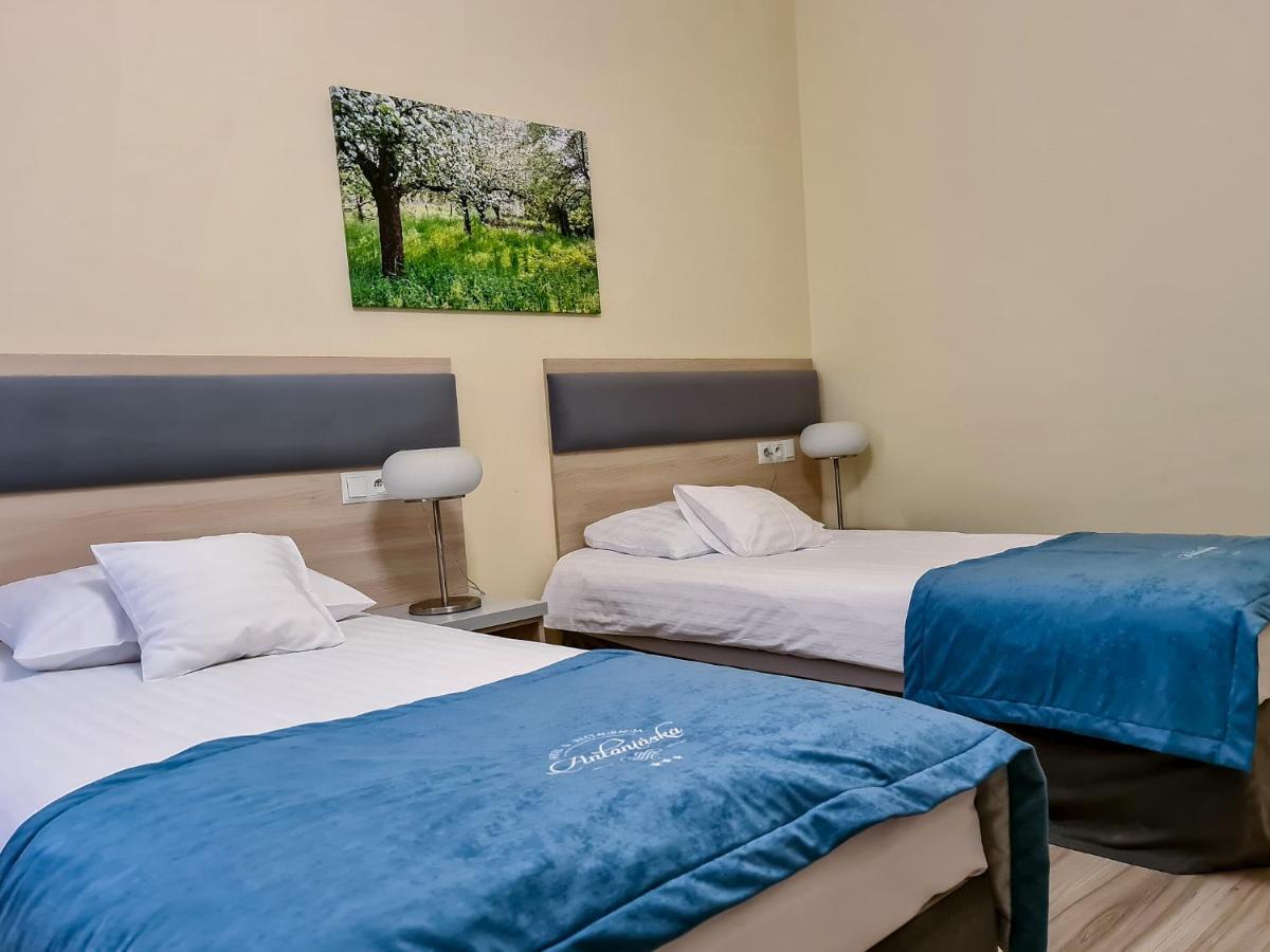 Antoninska Hotel & Apartamenty Leszno  Ngoại thất bức ảnh