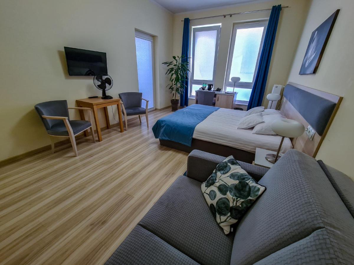 Antoninska Hotel & Apartamenty Leszno  Ngoại thất bức ảnh