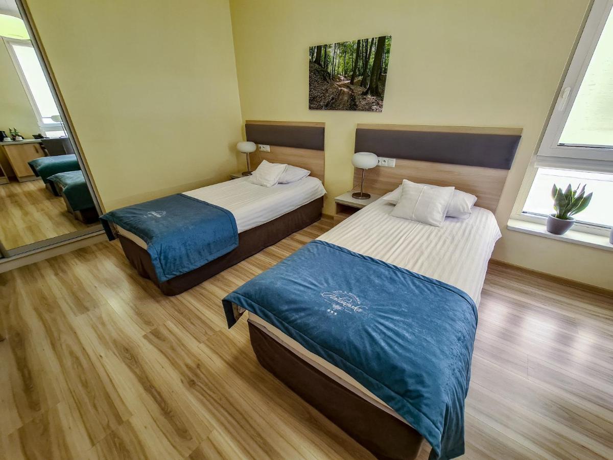 Antoninska Hotel & Apartamenty Leszno  Ngoại thất bức ảnh