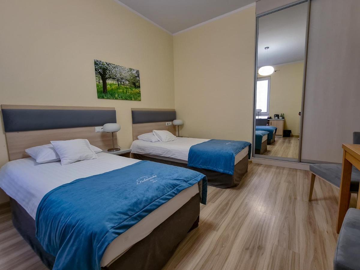 Antoninska Hotel & Apartamenty Leszno  Ngoại thất bức ảnh