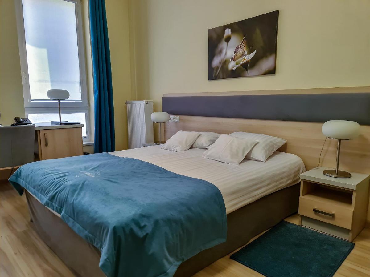 Antoninska Hotel & Apartamenty Leszno  Ngoại thất bức ảnh