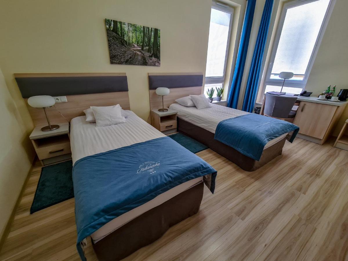 Antoninska Hotel & Apartamenty Leszno  Ngoại thất bức ảnh