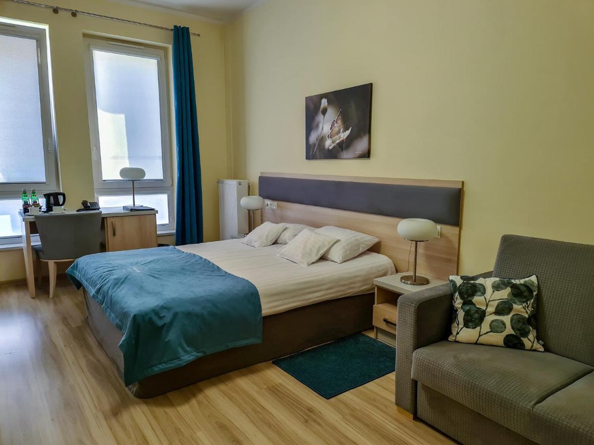Antoninska Hotel & Apartamenty Leszno  Ngoại thất bức ảnh