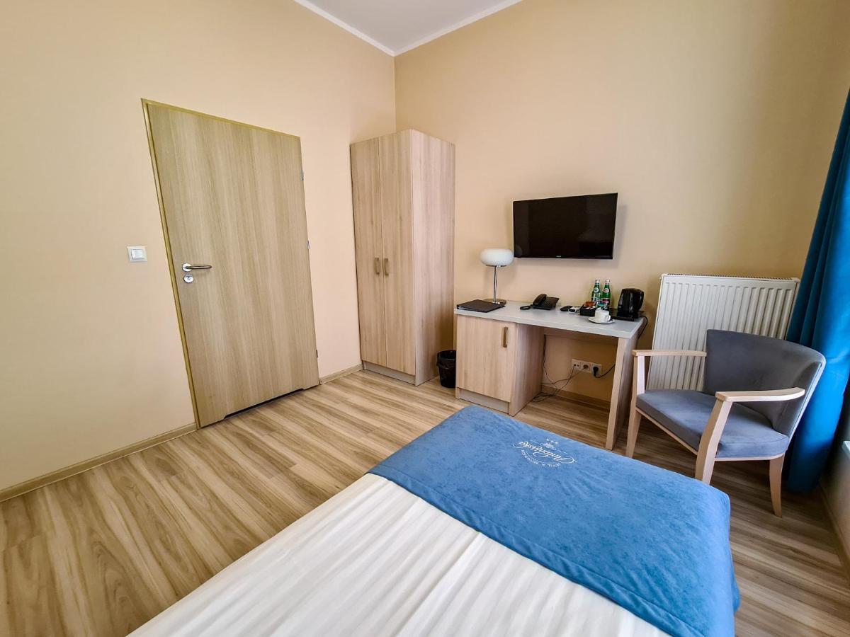 Antoninska Hotel & Apartamenty Leszno  Ngoại thất bức ảnh