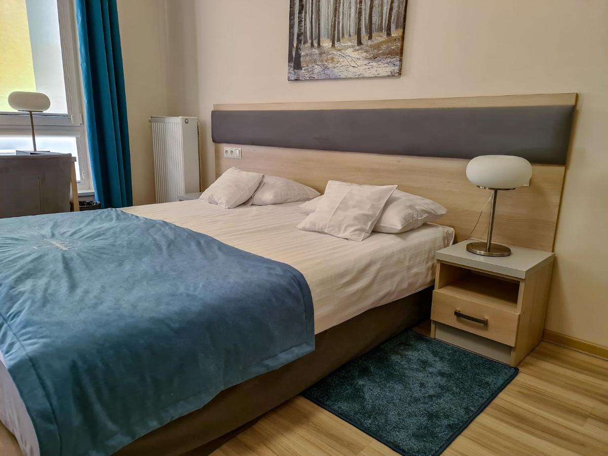 Antoninska Hotel & Apartamenty Leszno  Ngoại thất bức ảnh