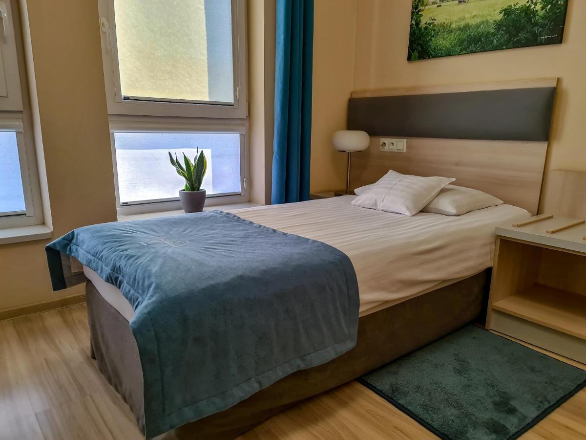 Antoninska Hotel & Apartamenty Leszno  Ngoại thất bức ảnh