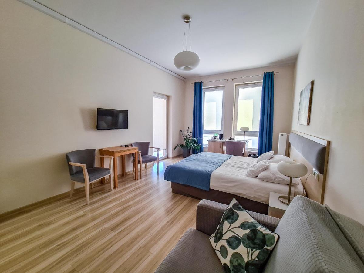 Antoninska Hotel & Apartamenty Leszno  Ngoại thất bức ảnh