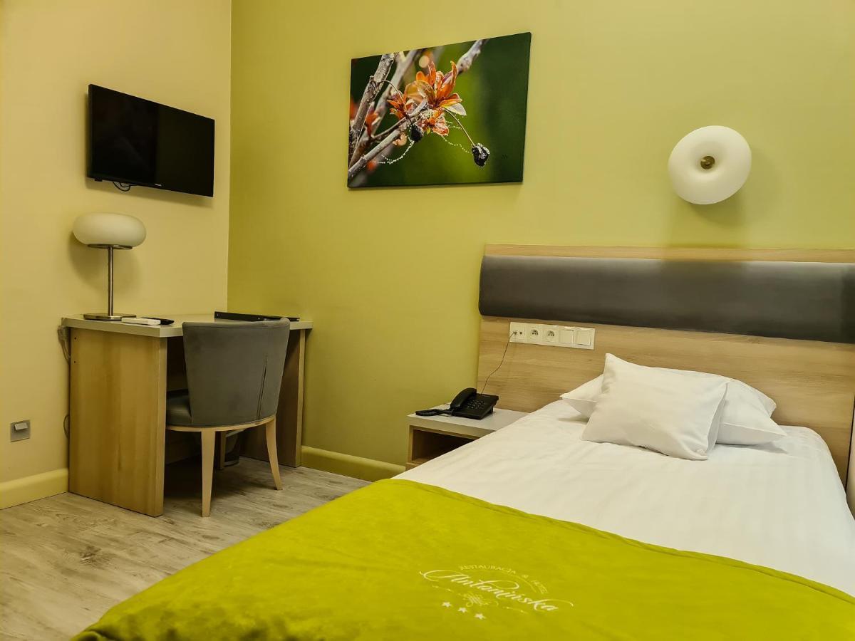 Antoninska Hotel & Apartamenty Leszno  Ngoại thất bức ảnh