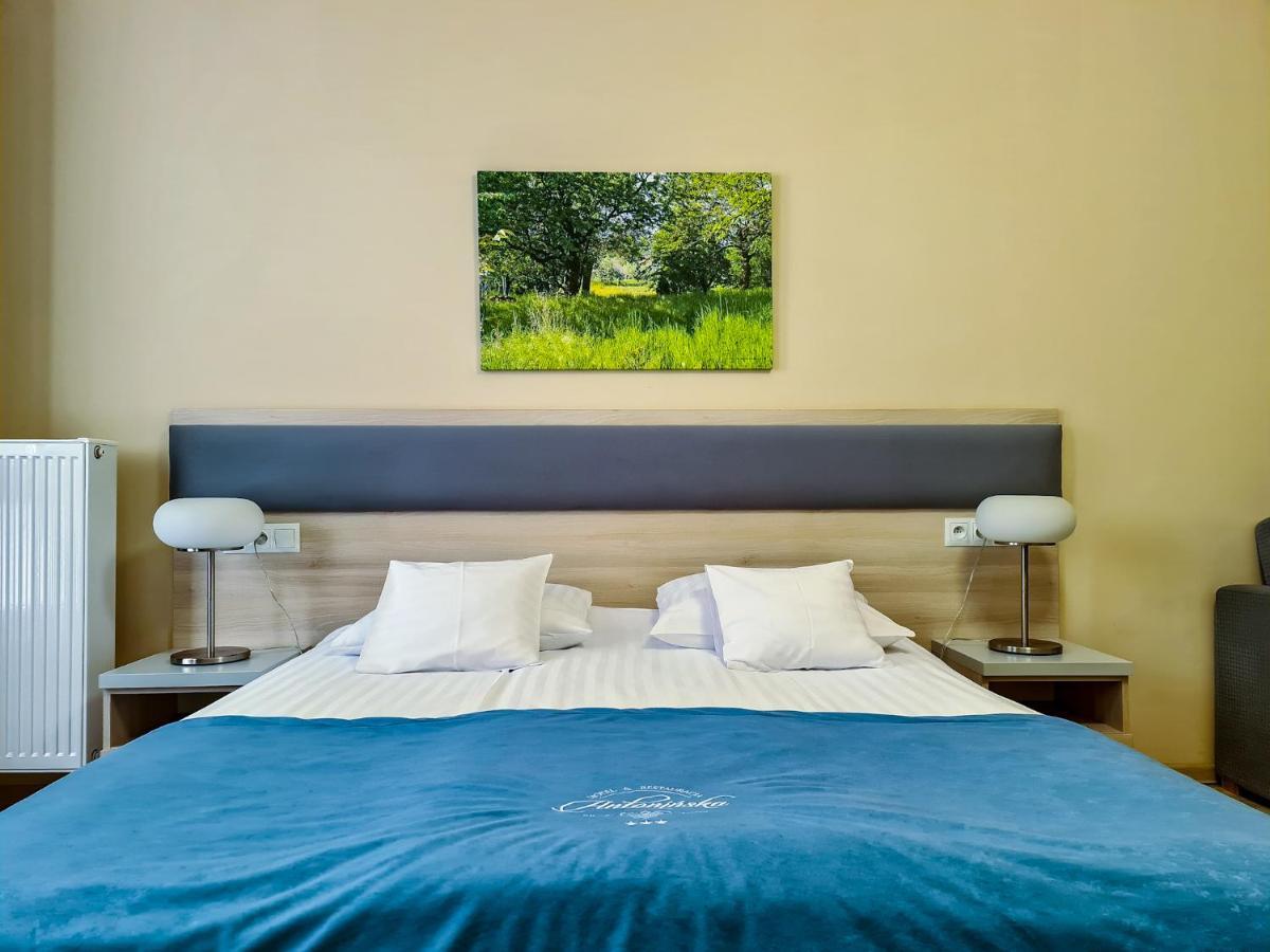Antoninska Hotel & Apartamenty Leszno  Ngoại thất bức ảnh