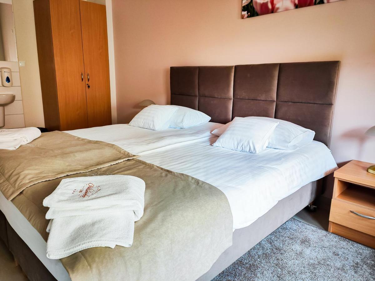 Antoninska Hotel & Apartamenty Leszno  Ngoại thất bức ảnh