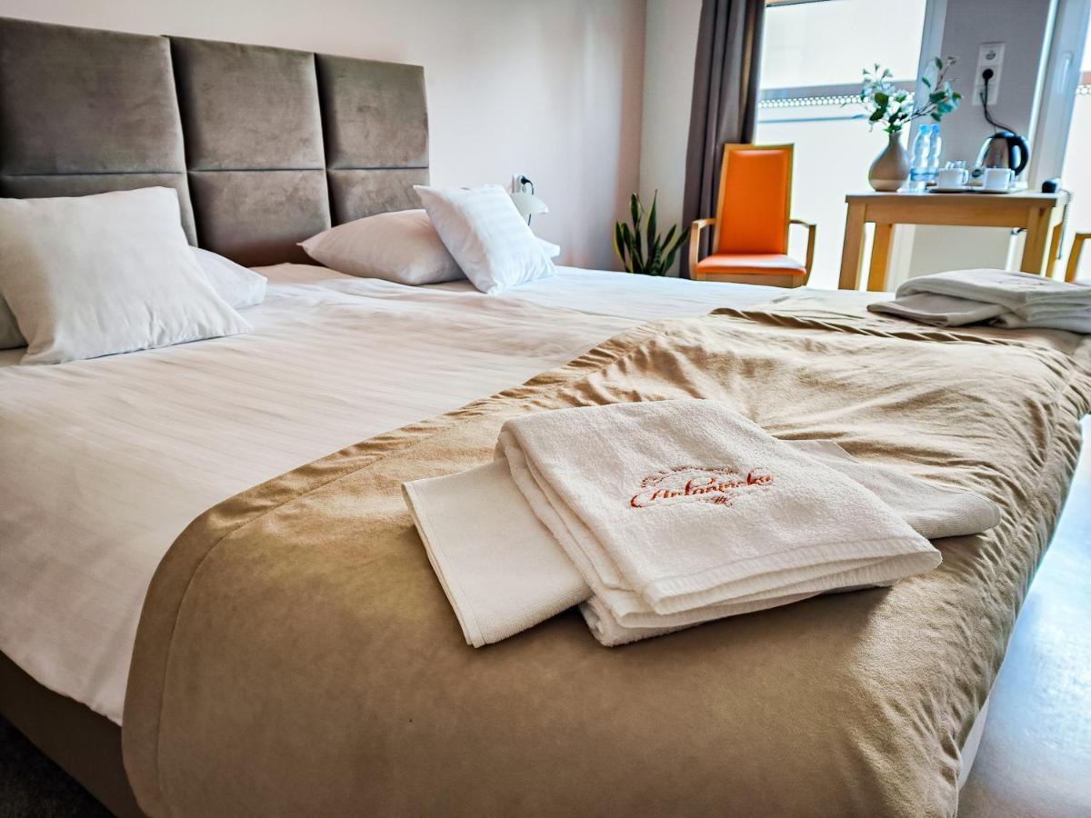 Antoninska Hotel & Apartamenty Leszno  Ngoại thất bức ảnh