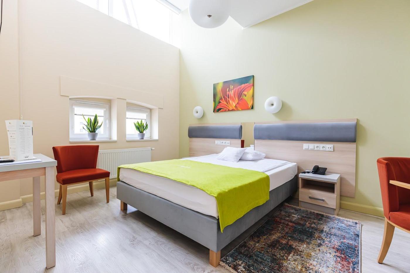 Antoninska Hotel & Apartamenty Leszno  Ngoại thất bức ảnh
