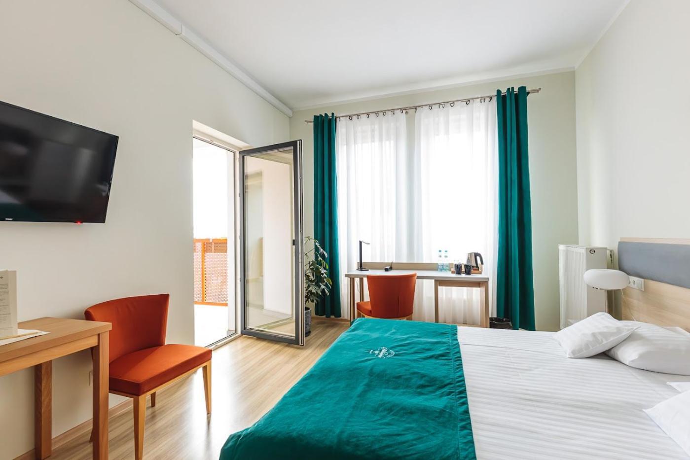Antoninska Hotel & Apartamenty Leszno  Ngoại thất bức ảnh