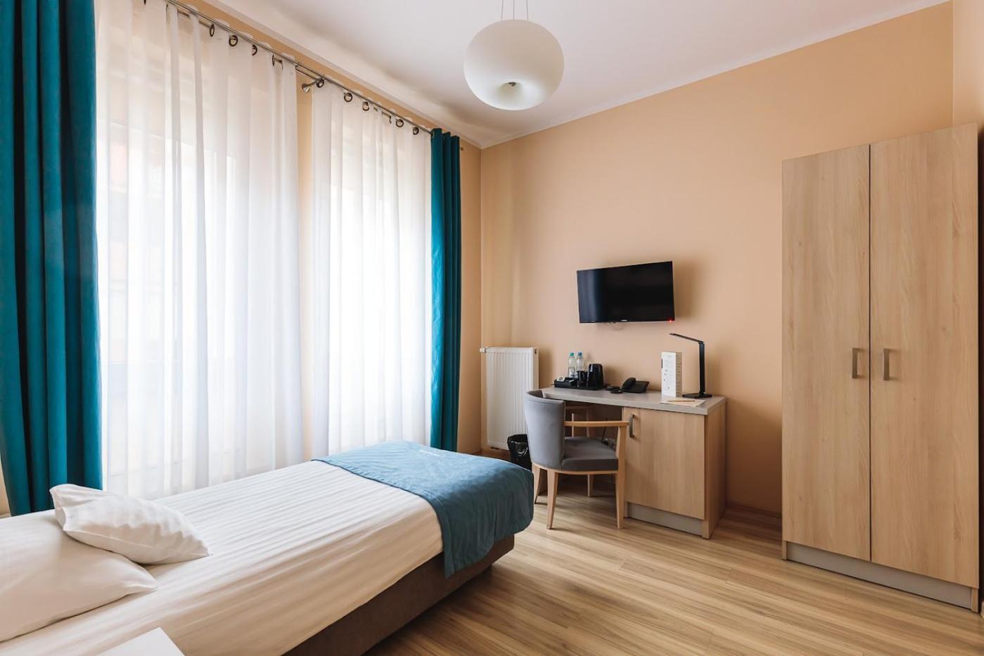 Antoninska Hotel & Apartamenty Leszno  Ngoại thất bức ảnh