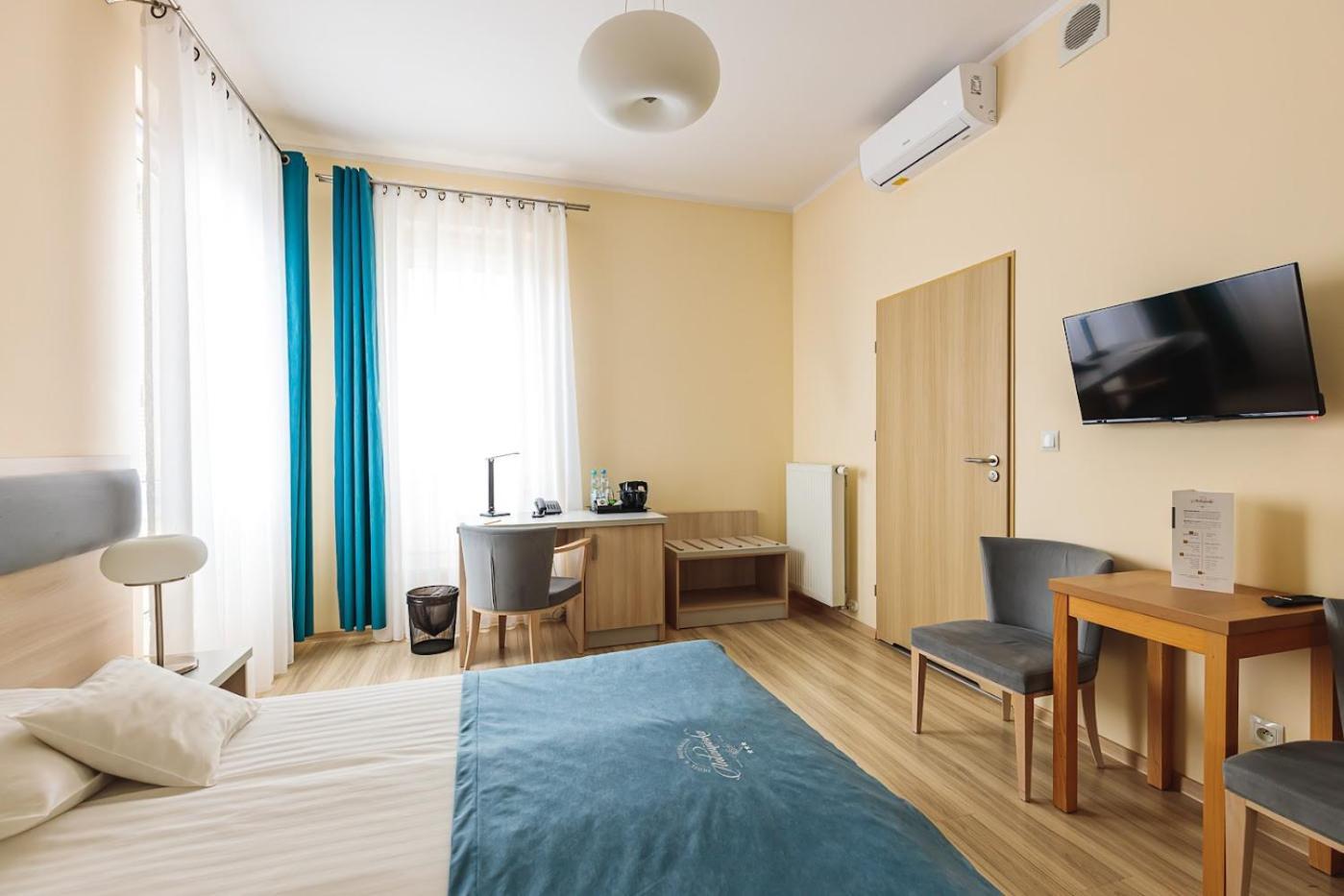 Antoninska Hotel & Apartamenty Leszno  Ngoại thất bức ảnh