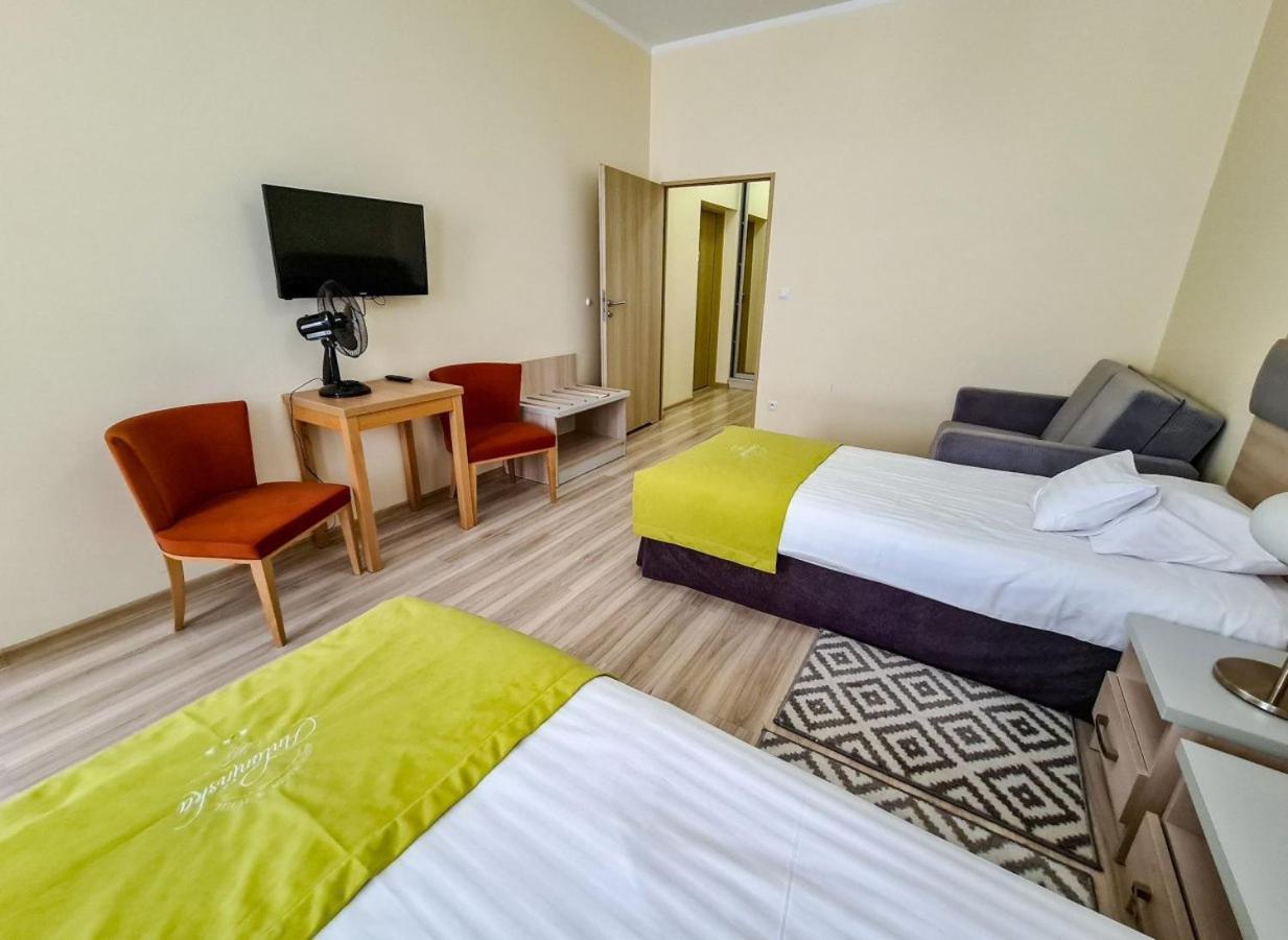 Antoninska Hotel & Apartamenty Leszno  Ngoại thất bức ảnh