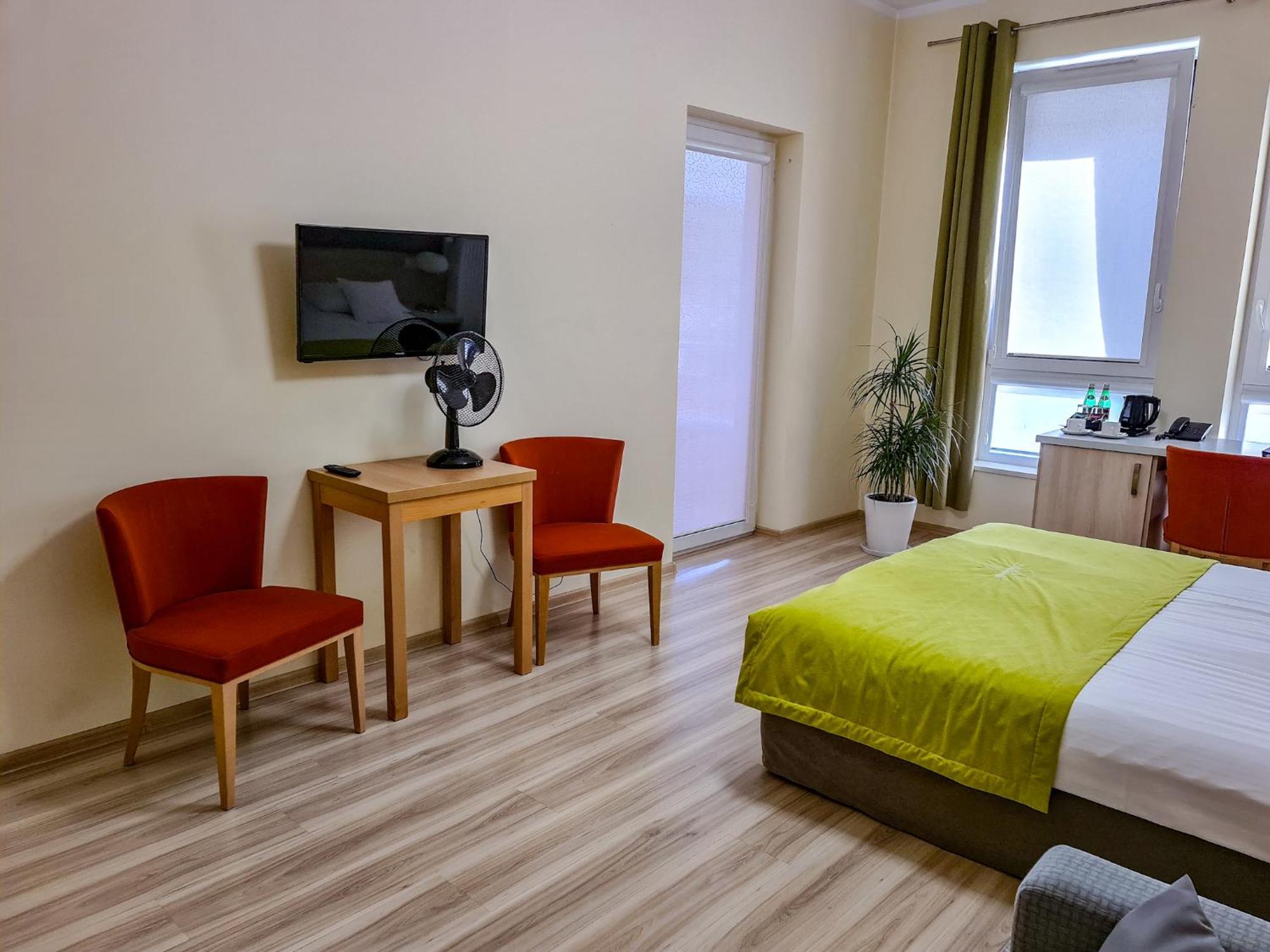 Antoninska Hotel & Apartamenty Leszno  Ngoại thất bức ảnh