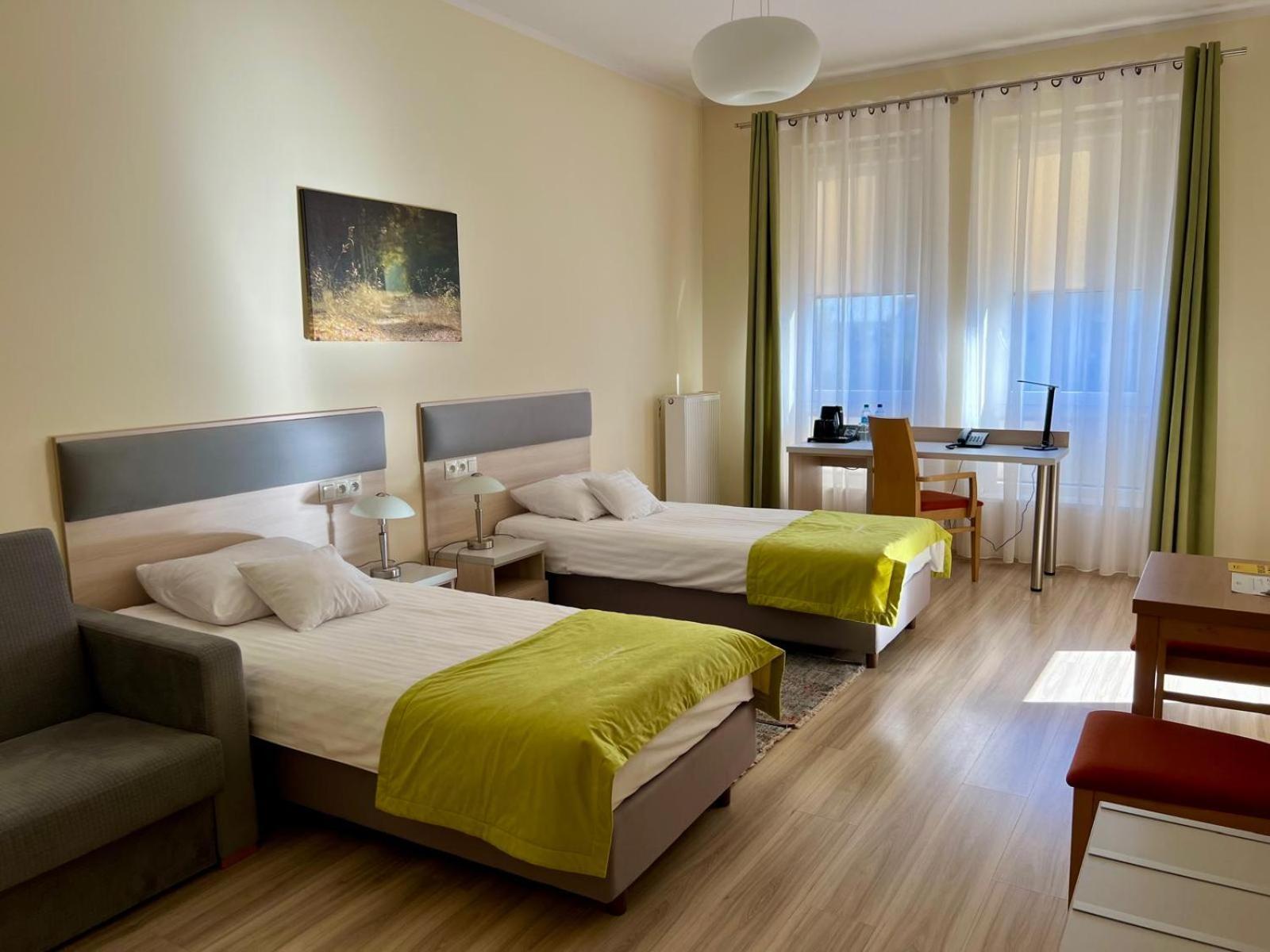 Antoninska Hotel & Apartamenty Leszno  Ngoại thất bức ảnh